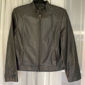Valerie Stevens Womans Black leather Jacket 
Size M
Never worn.